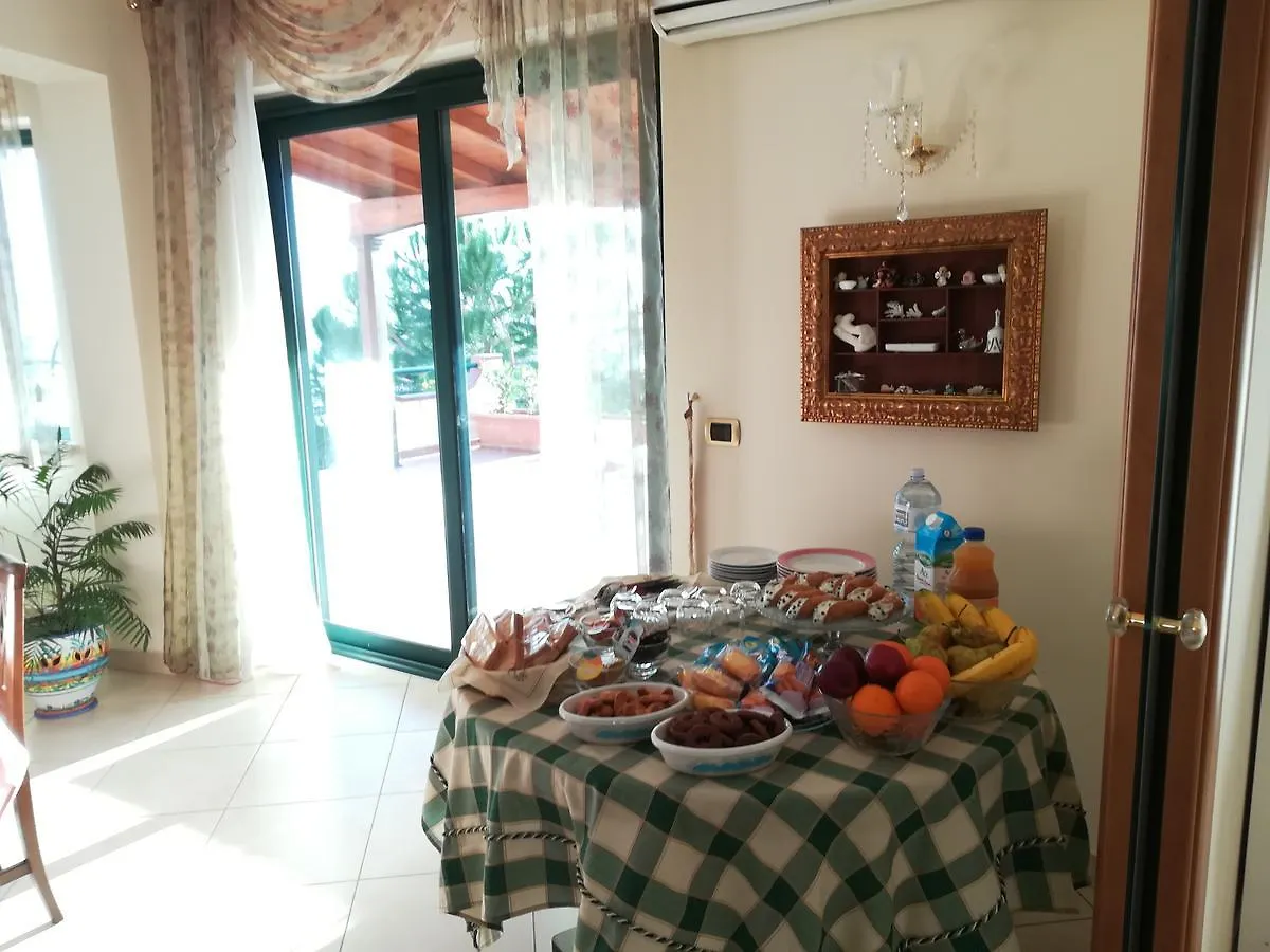 La Collina Capo D'Orlando Bed & Breakfast 3*,