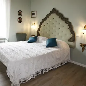 Juliet's Nest In Verona